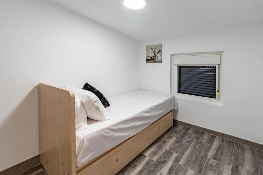 Casa Rural Con Piscina Privada, Barbacoa, Wifi Y Parking Incluido Viloví de Oñar Zewnętrze zdjęcie